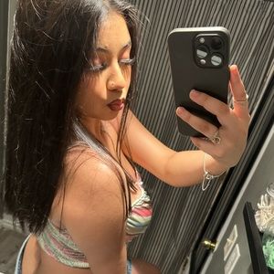 Meet your Posher, Daniela